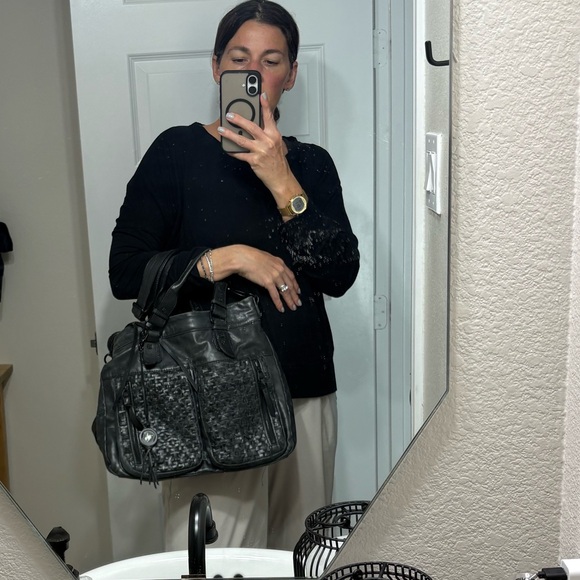 Elliott Lucca Stylish Black Leather Tote Bag - Picture 10 of 12